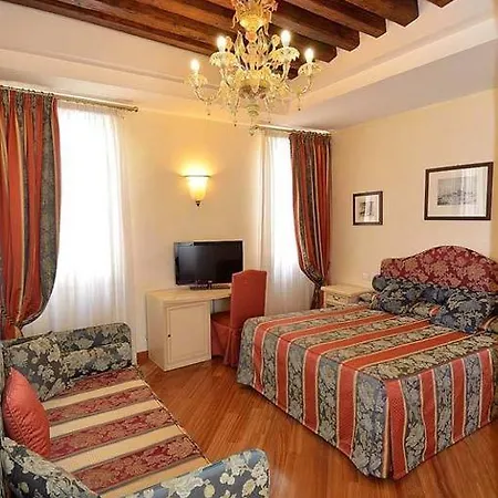 Hotel Alloggi Al Mercante Venice