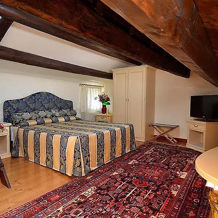 Hotel Alloggi Al Mercante 3*